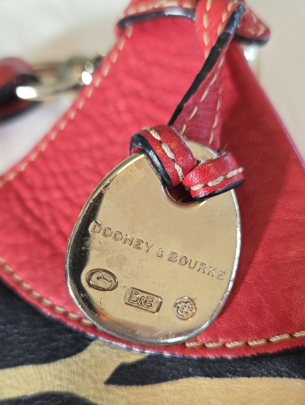 Huge Dooney & Bourke - Picture 6 of 16